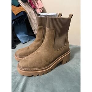 size 11 Universal Thread Tan Chunky Ankle Boots NWT